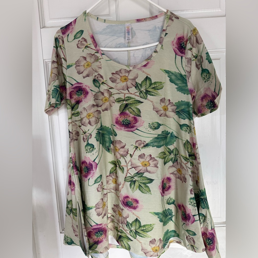 Lularoe Perfect size XS EUC 
WATERCOLOR DESIGN